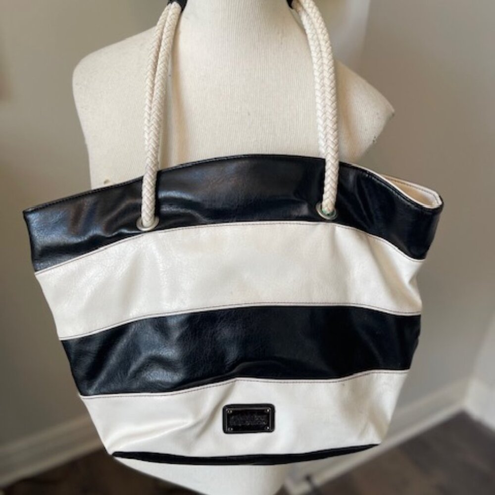 Black and white stripe tote - Picture 3 of 5